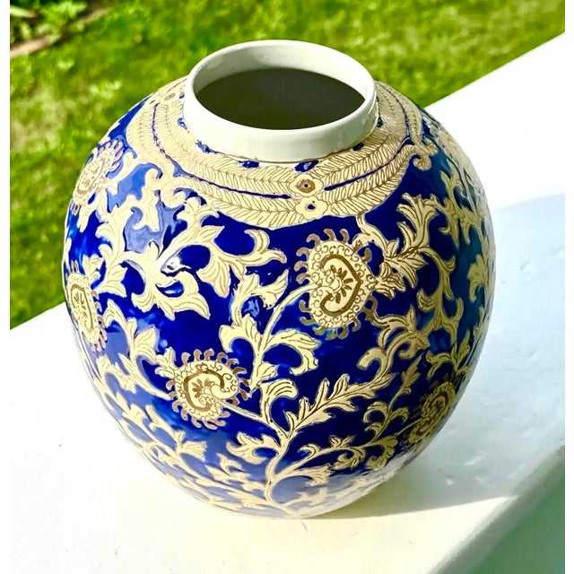 Cobalt Blue and Gold Lidded Ginger Jar For Sale In New York - Image 6 of 11