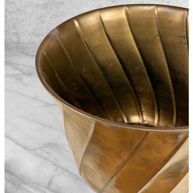 1970s Vintage Traditional Brass Ribbed Jardiniere Planter - 12" For Sale - Image 5 of 9