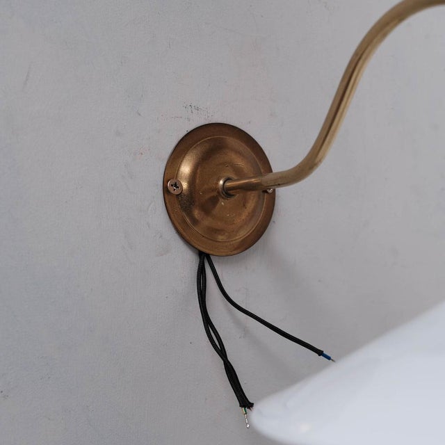 Opaline, Brass and Reflective Glass Wall Light For Sale - Image 5 of 9