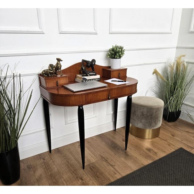Beautiful Italian Antique desk writing table, in beautiful veneer burl wood with great inlay decors, elegantly shaped with...