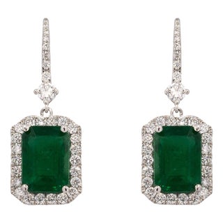Late 20th Century Pair of 18k Emerald Earrings For Sale