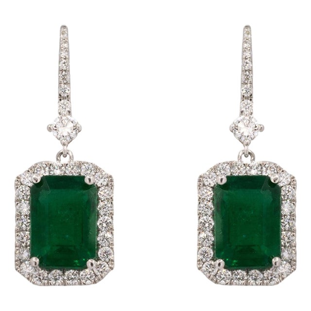 Late 20th Century Pair of 18k Emerald Earrings For Sale