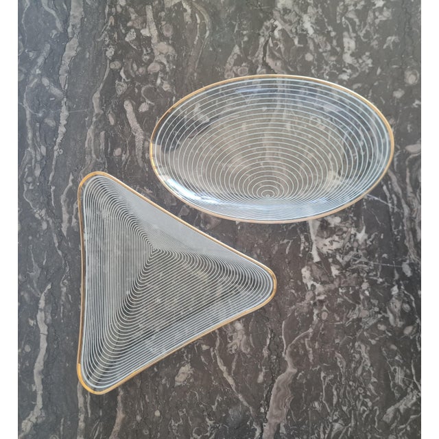 1940s A Fili E a Fasce Glass Dishes in Triangular and Oval by Carlo Scarpa for Venini, Murano, 1942, Set of 2 For Sale - Image 5 of 7
