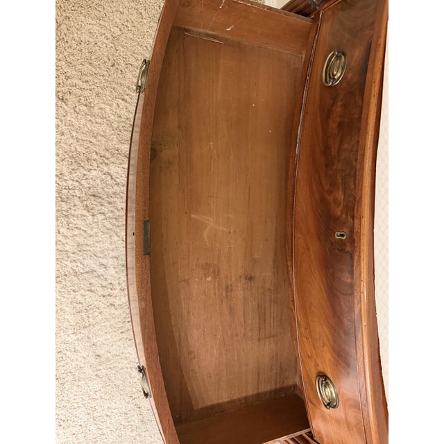 Antique American Federal Bowfront Chest of Drawers, Flame Mahogany, C. 1820 For Sale - Image 9 of 15
