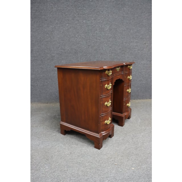 Henkel Harris Thomas Jefferson Monticello Mahogany Blockfront Kneehole Desk For Sale - Image 13 of 16