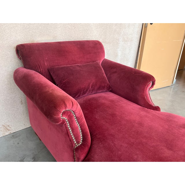 Textile 20th Italian Maroon Velvet Chaise Longue With Arms For Sale - Image 7 of 9