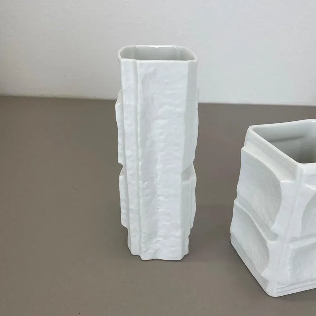 1970s Op Art Vases by Martin Freyer for Rosenthal, Germany, 1970s, Set of 2 For Sale - Image 5 of 18