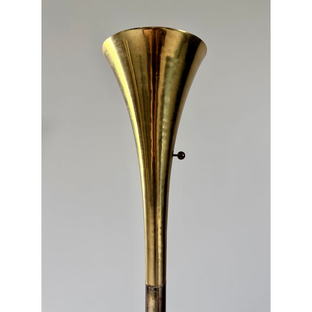 Laurel Lamp Company 1960s Sculptural Fluted Brass Floor Lamp by Laurel Lamp Company, Surface Patina For Sale - Image 4 of 9