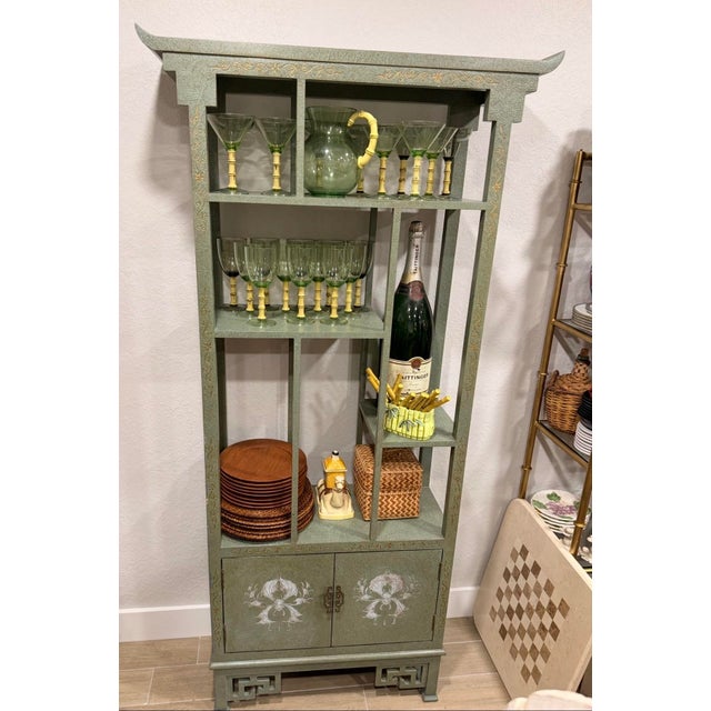 Vintage Chinoiserie Pagoda Style Étagère or Display For Sale In Miami - Image 6 of 9