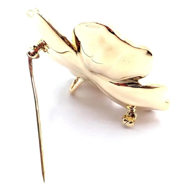 Metal 1980s Tiffany & Co. Dogwood Yellow Gold Diamond Pin Brooch Pendant For Sale - Image 7 of 10