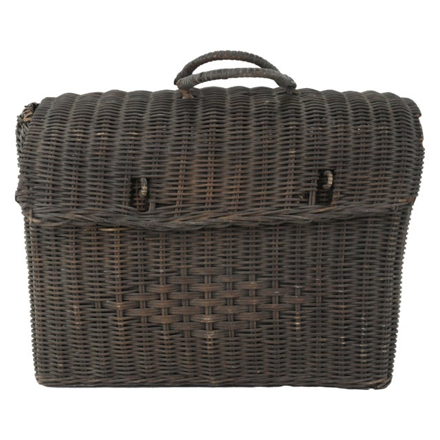 Vintage Woven Rattan Picnic Basket With Handle & Lid – Handwoven Storage & Décor For Sale In New York - Image 6 of 11