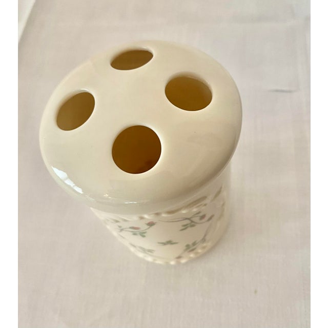 Victorian Late 20th Century Lenox Rose Manor Porcelain Toothbrush Holder Cream Ivory Pink Floral Excellent Condition For Sale - Image 3 of 12
