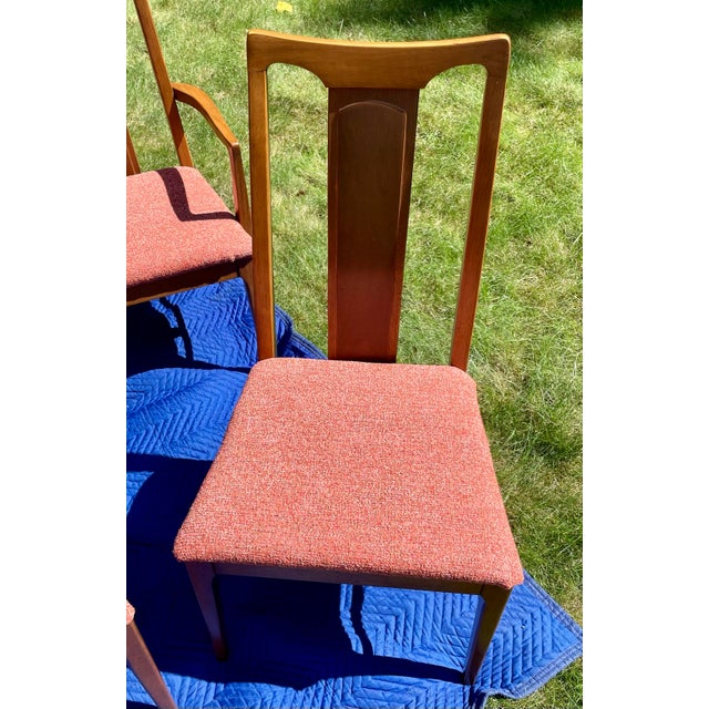 Thomasville "Bryn Mawr" Walnut High-Back Dining Chairs in Knoll Luxe Tempest Bouclé - Set of 6 (2 Arm, 4 Side) 1975 For Sale - Image 6 of 18