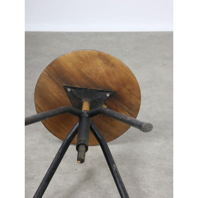 Mid-Century Industrial Italian Black Metal and Plywood Swivel Stool, 1950s For Sale - Image 4 of 12