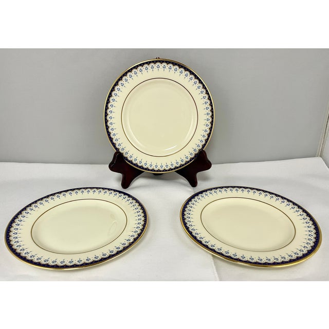 1981 Minton Neoclassical Style "Consort" Dinner Service - 52 pcs For Sale - Image 16 of 18