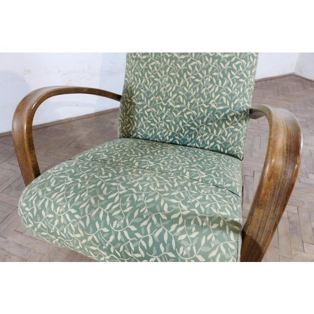 Bentwood H-269 Lounge Chairs and Coffee Table from Jindřich Halabala, 1930s, Set of 3 For Sale - Image 4 of 5