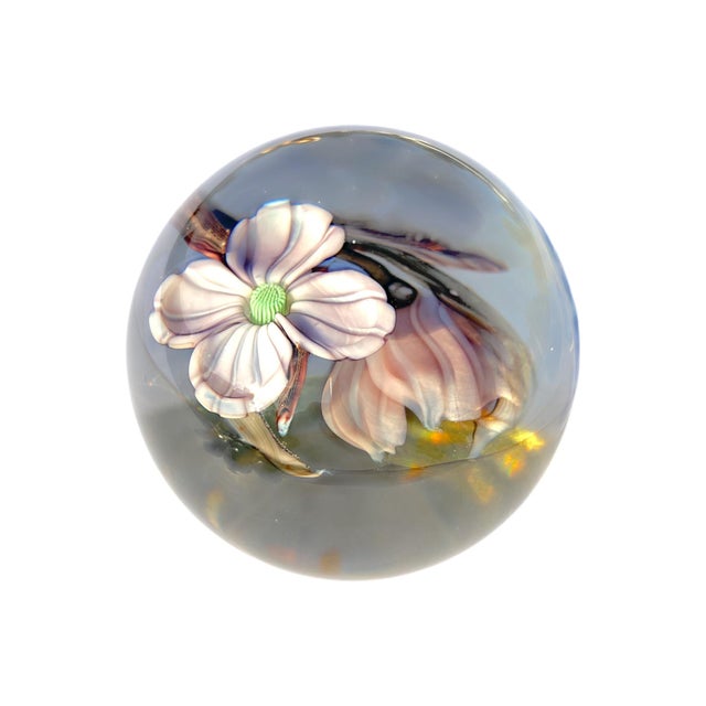 Light Pink Orient & Flume Dogwood Blossom Flower California Art Glass Paperweight For Sale - Image 8 of 15