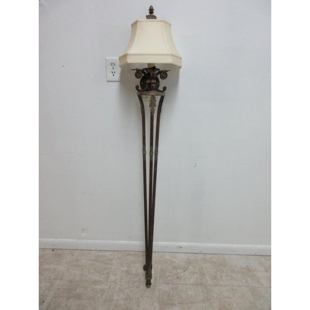 Great shape tight and sturdy. minor wear. Please see photos as they are considered part of the description.. See more...