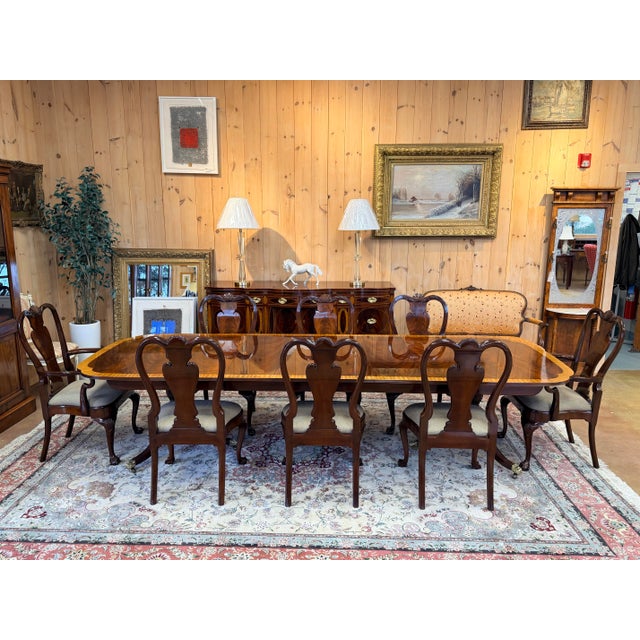 This is a beautifully crafted Duncan Phyfe–style dining set by Karges by Hand, showcasing the brand’s renowned American...