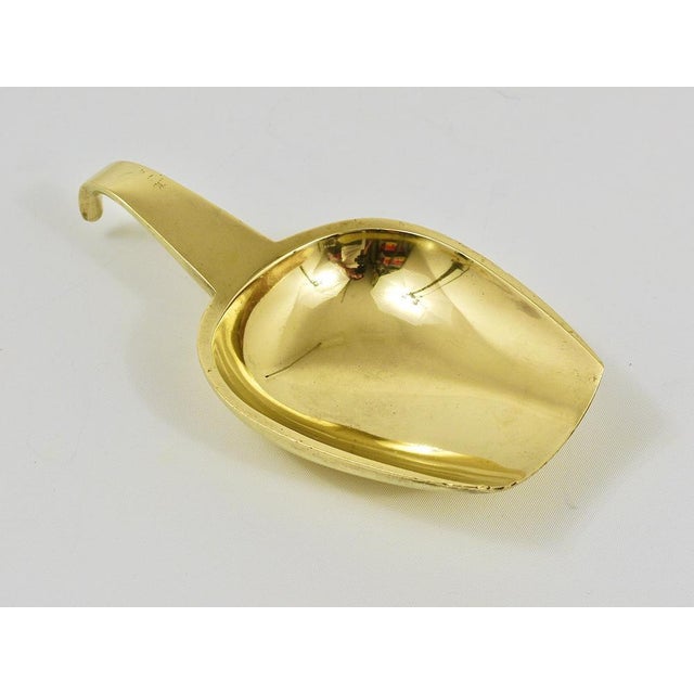 Mid-Century Brass Shovel Ashtray with Handle attributed to Carl Auböck, Austria, 1950s For Sale - Image 6 of 16