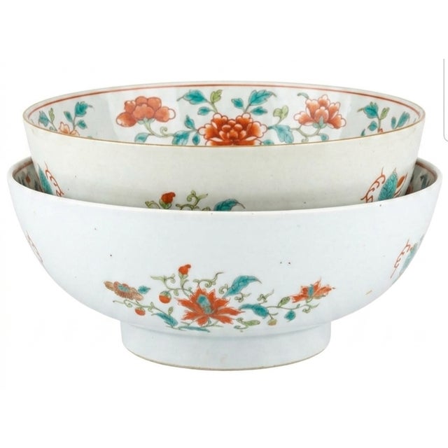 18th Century Chinese Export Famille Rose "Judgement of Paris" Punchbowl For Sale In Los Angeles - Image 6 of 8