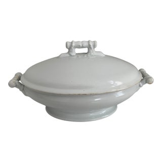 Early 20th Century Maddock & Co. English White Ironstone Soup Tureen, Circa 1906–1920s For Sale