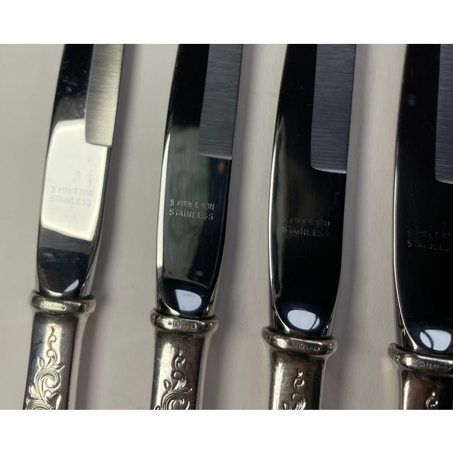English 1960s Sterling and Stainless Repousse Steak Knives by S. Kirk and Son - Set of 6 - For Sale - Image 3 of 5