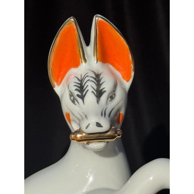 1950s Large Pair of Japanese Inari Fox Figures — Gilt Porcelain Temple Guardians For Sale - Image 5 of 13