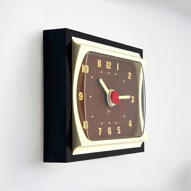 Vintage Clock in Cream and Brown from Japy, France, 1970s For Sale - Image 4 of 11
