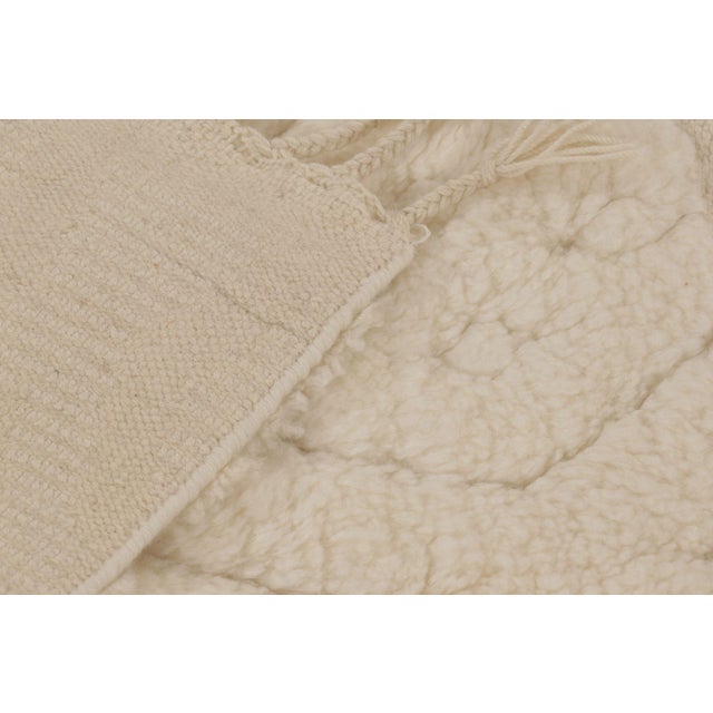 Textile Rug & Kilim’s Moroccan-Inspired Shag Rug in White With Geometric Pattern For Sale - Image 7 of 9