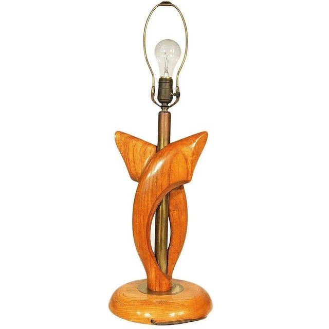 Mid-Century Modern Jascha Heifetz Free-Form Oak and Brass Table Lamps, Pair For Sale - Image 3 of 7