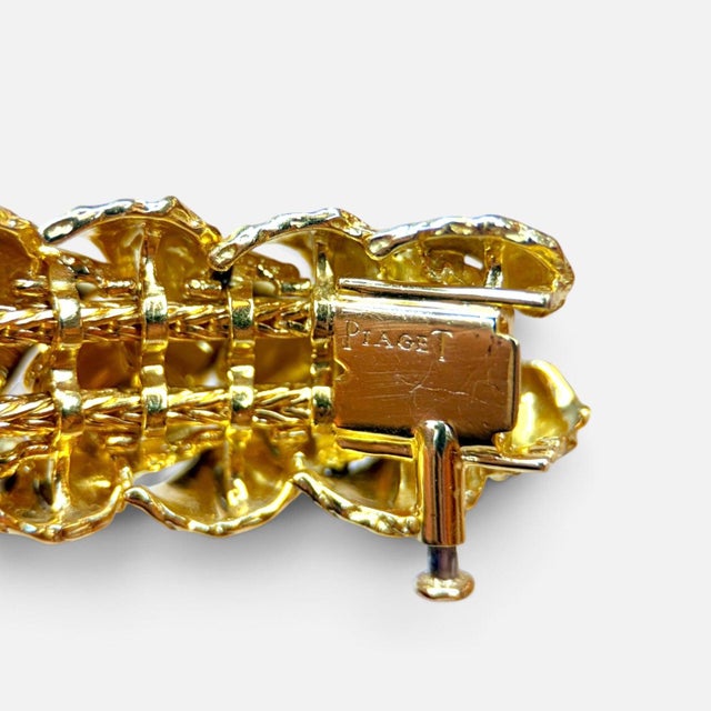 Piaget Bracelet and Earrings Set, 18 Karat Yellow Gold and Enamel For Sale In New York - Image 6 of 8