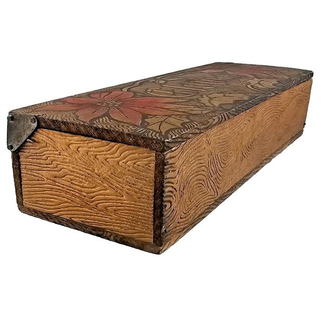 Wood Antique 1900s Pyrography Glove Box With Poinsettias & Ivy – Christmas Holiday Decorative Box For Sale - Image 7 of 9