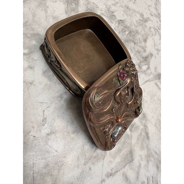 Vintage Textured Rococo Style Goddess Trinket Box For Sale - Image 4 of 7