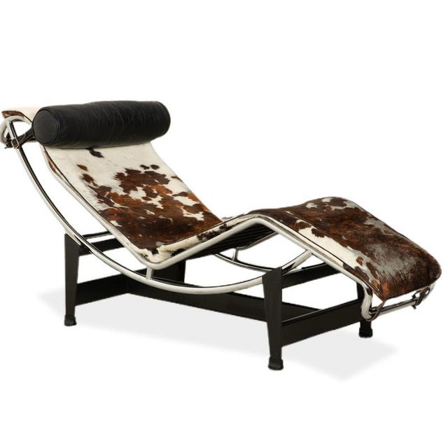 LC 4 Chaise Lounge in Brown, White and Black Cowhide Fur by Le Corbusier for Cassina For Sale - Image 16 of 16
