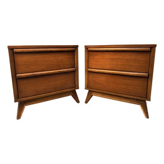 Mid-Century "Distinction" Walnut Night-Stands by Unagusta, Pair For Sale