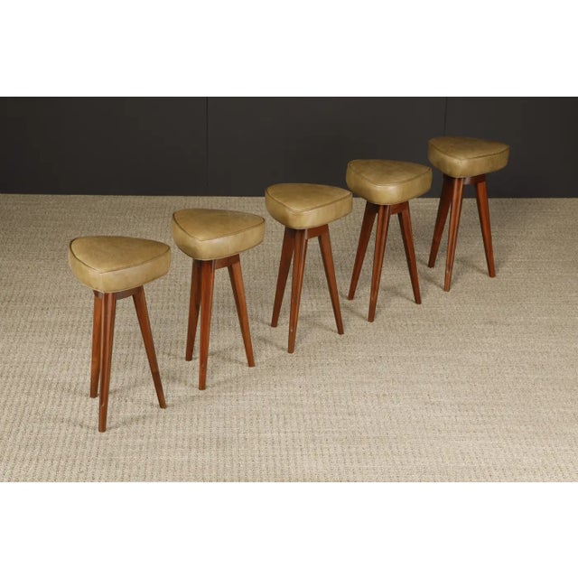 Wood Sculptural Boomerang Bar and Sculpted Leg Barstools, Circa 1950s For Sale - Image 7 of 18