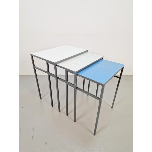 Vintage Mimi Nesting Tables in Metal and Teak by Formica, 1960s, Set of 3 For Sale - Image 6 of 11