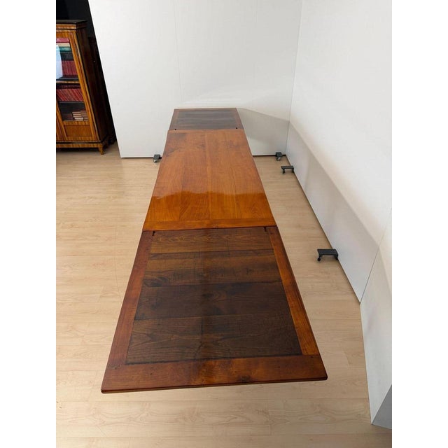 French Biedermeier Table in Cherry Wood, 1820 For Sale - Image 6 of 18