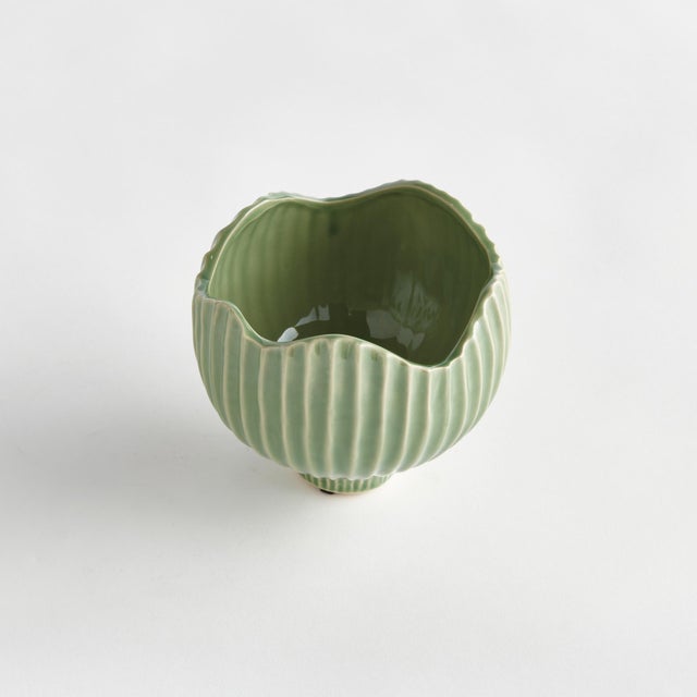 Contemporary Marianna Pot For Sale - Image 3 of 6