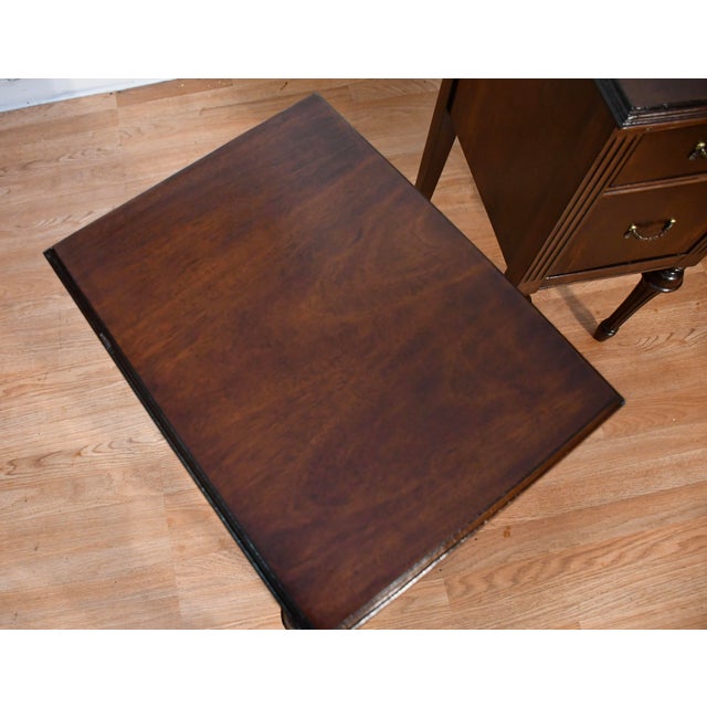 French 1930s Pair of French Style Dark Mahogany Nightstands / Bedside Tables For Sale - Image 3 of 13
