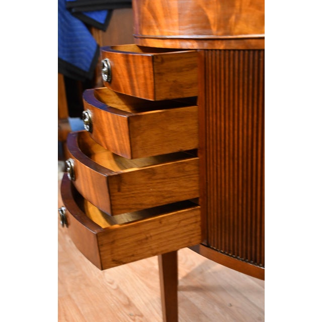 1940s English Regency Mahogany Corner Etageres Display Cabinet For Sale - Image 13 of 13