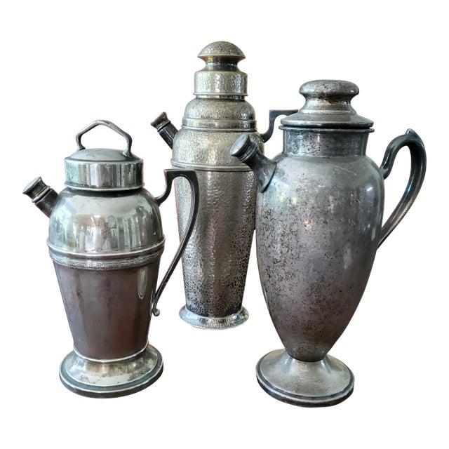 Vintage Mid Century Modern Cocktail Shakes- Set of 3 For Sale