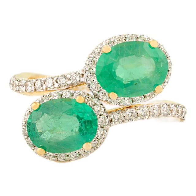 14k Gold 2.18 Ct Emerald Gemstone Bypass Ring With Diamonds for Wedding Size 7 For Sale