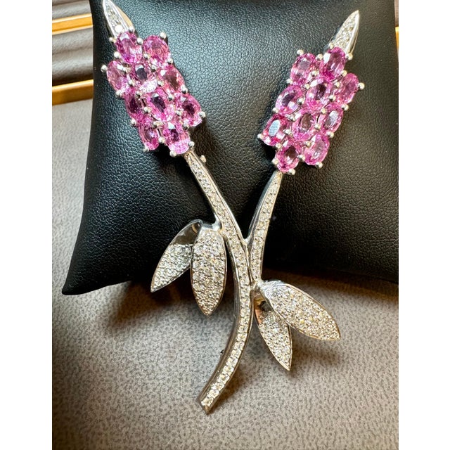 Pink Vintage 18 Kt White Gold Diamond & 13 Ct Pink Sapp Floral Bouquet Broach 23.2 GM For Sale - Image 8 of 18