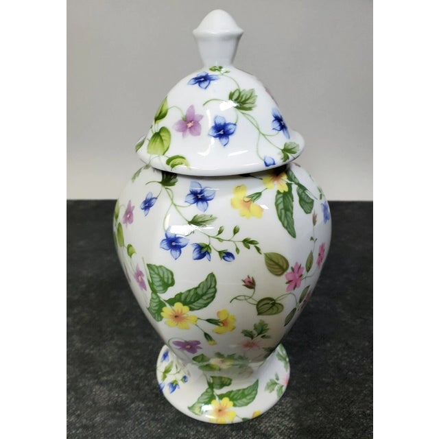 Bring timeless English country charm to your home with this Vintage Queen's **Country Meadow** Tall Ginger Jar....