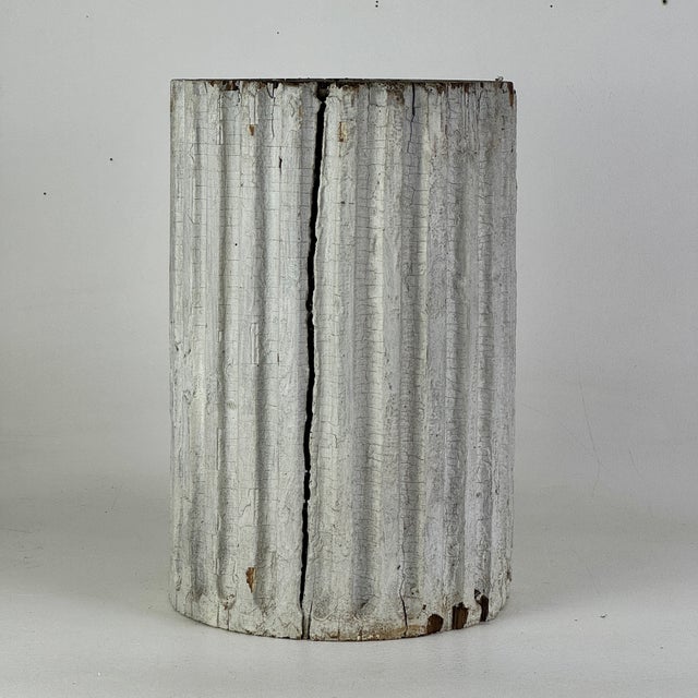 1900 - 1909 Stupendous Architectural Salvaged & Distressed Chunky Wooden Fluted Display Pedestal Column With Original White Paint For Sale - Image 5 of 7
