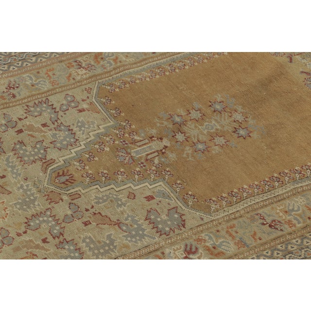 Rug & Kilim Vintage Turkish Anatolian Prayer Rug With Ivory & Gold Mihrab - Rug & Kilim For Sale - Image 4 of 7