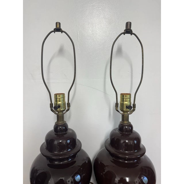 Pair Vintage Brown Ceramic Ginger Jar Table Lamps Hollywood Regency MCM Style For Sale - Image 4 of 16