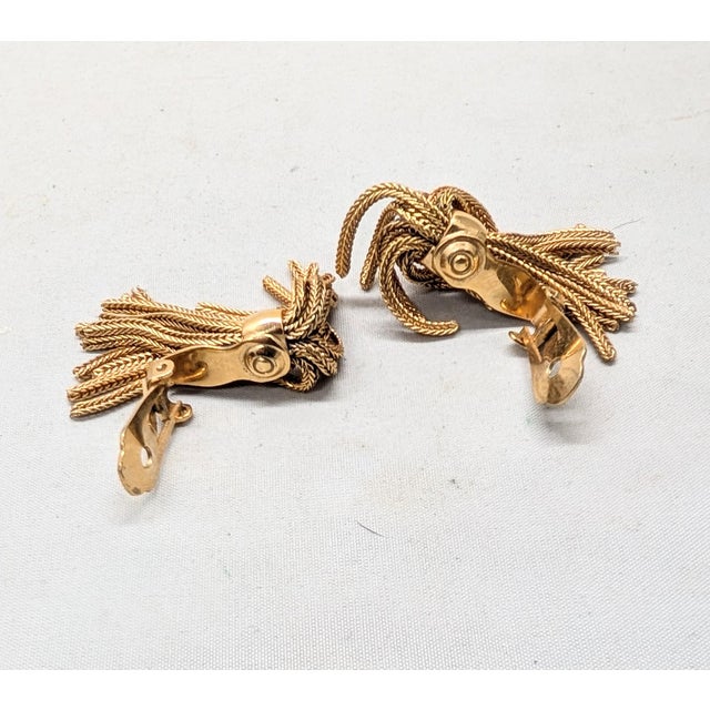 1950s Vintage 1950s Signed Napier Goldtone Fringe Clip Earrings-2 Pieces For Sale - Image 5 of 6